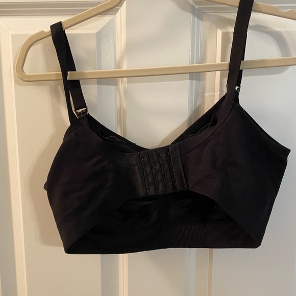 Black nursing bra - Picture 3 of 3